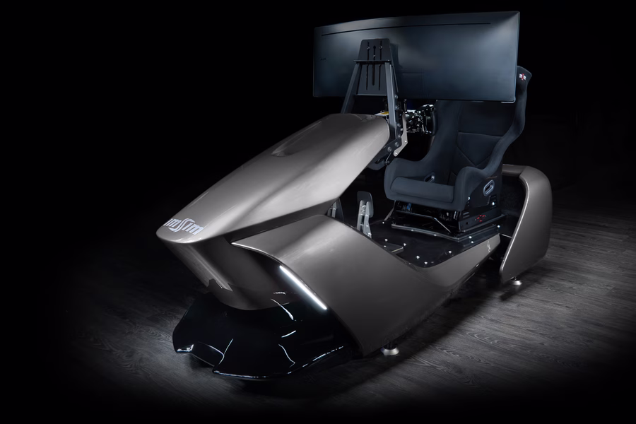 An ImSim GARRA simulator painted in another colour, seen from the front three quarter.