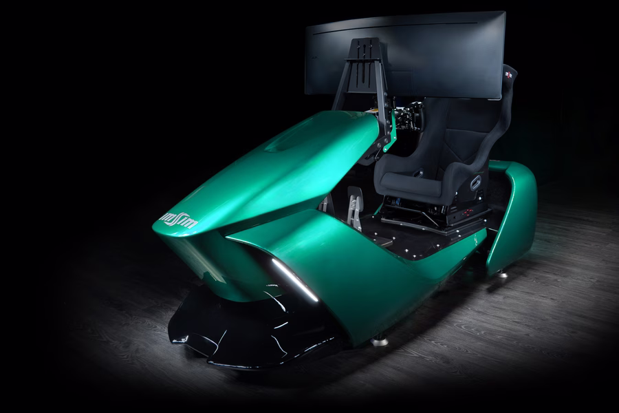 An ImSim GARRA simulator painted in another colour, seen from the front three quarter.