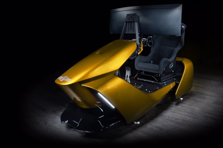 An ImSim GARRA simulator painted in another colour, seen from the front three quarter.